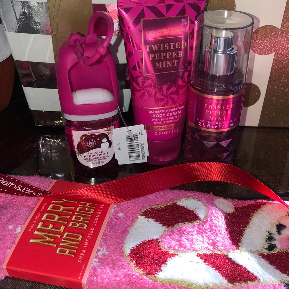 Bath and Bodyworks Travel Size Gift Set Combo - Picture 1 of 4